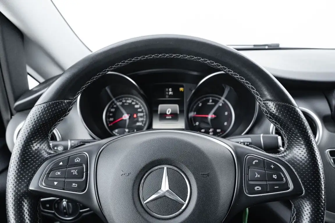 MERCEDES-BENZ V-CLASS