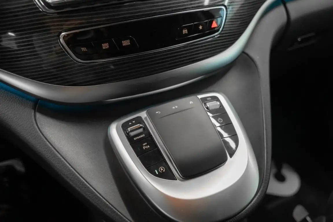 MERCEDES-BENZ V-CLASS