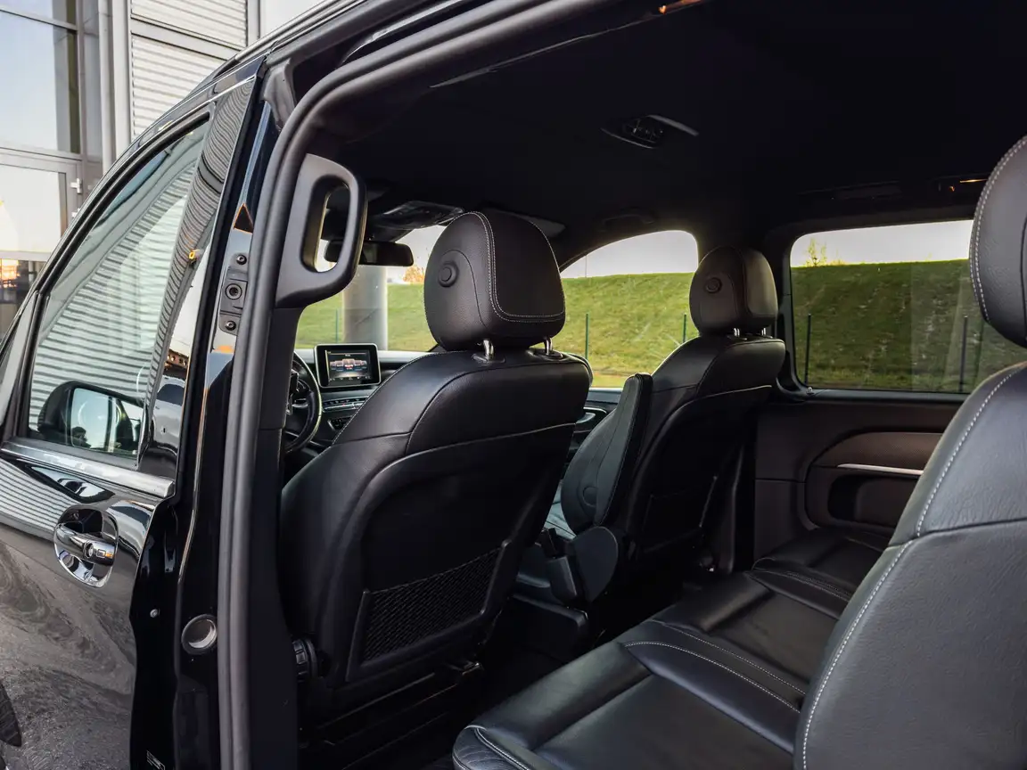 MERCEDES-BENZ V-CLASS