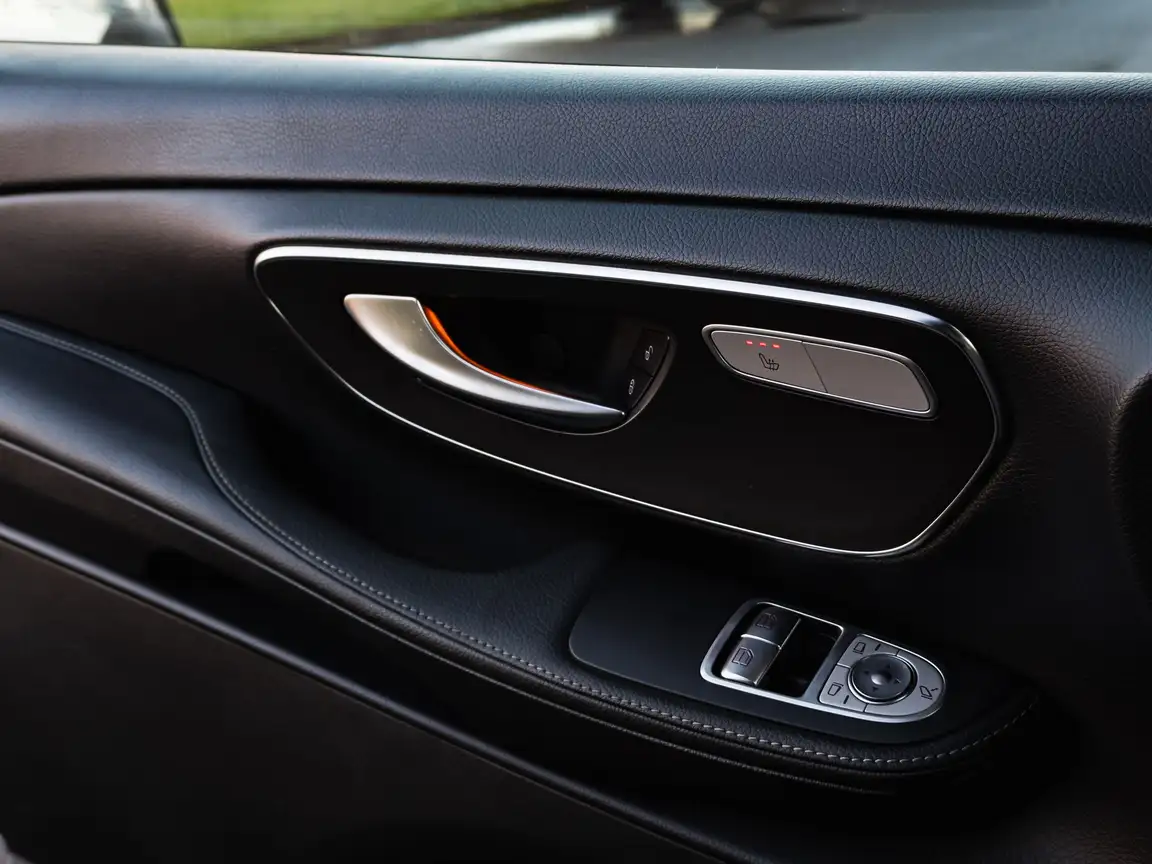 MERCEDES-BENZ V-CLASS