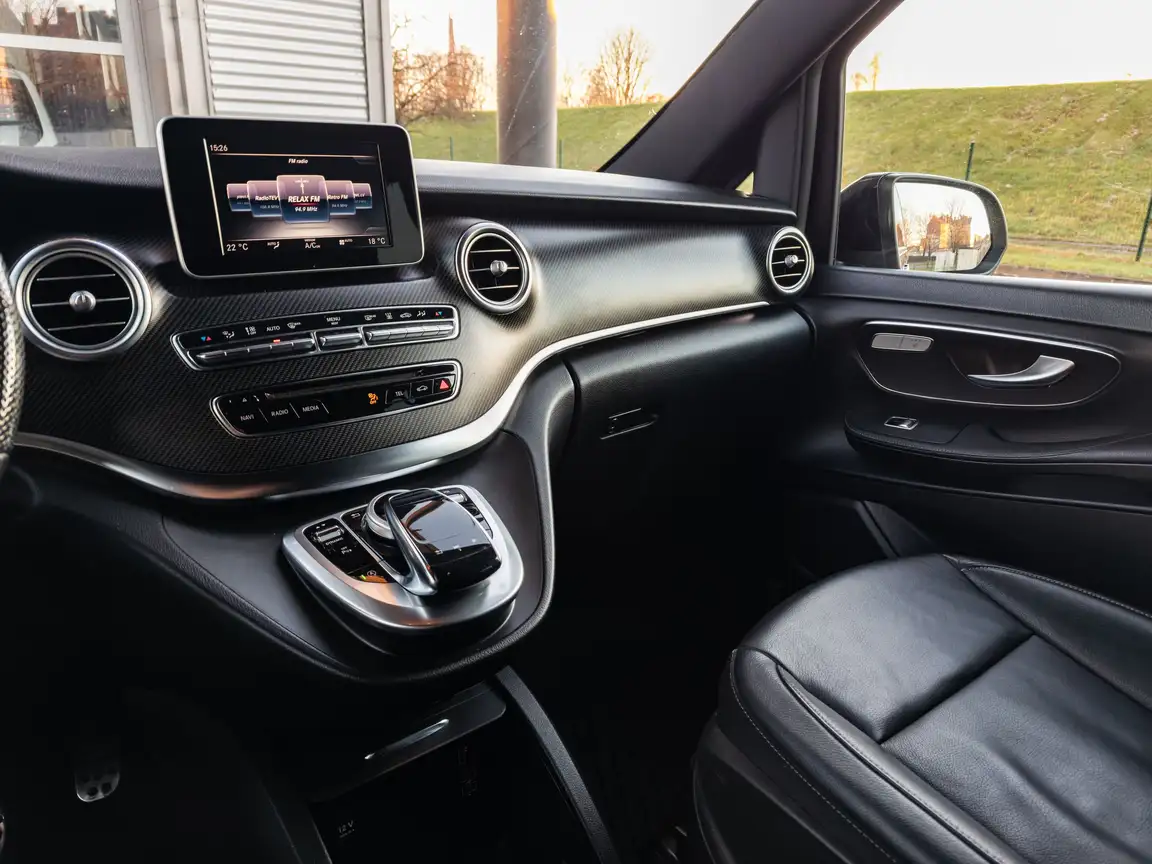 MERCEDES-BENZ V-CLASS