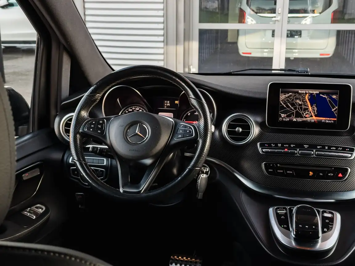 MERCEDES-BENZ V-CLASS