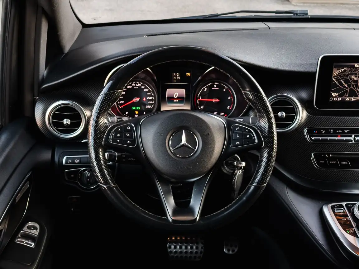 MERCEDES-BENZ V-CLASS