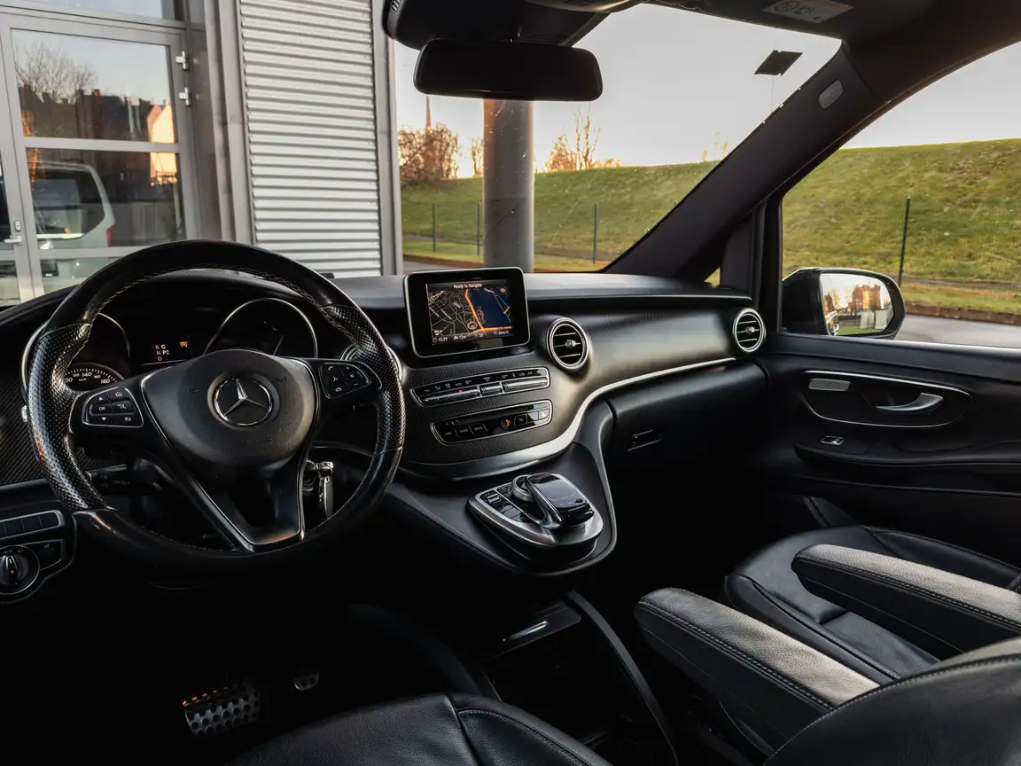 MERCEDES-BENZ V-CLASS