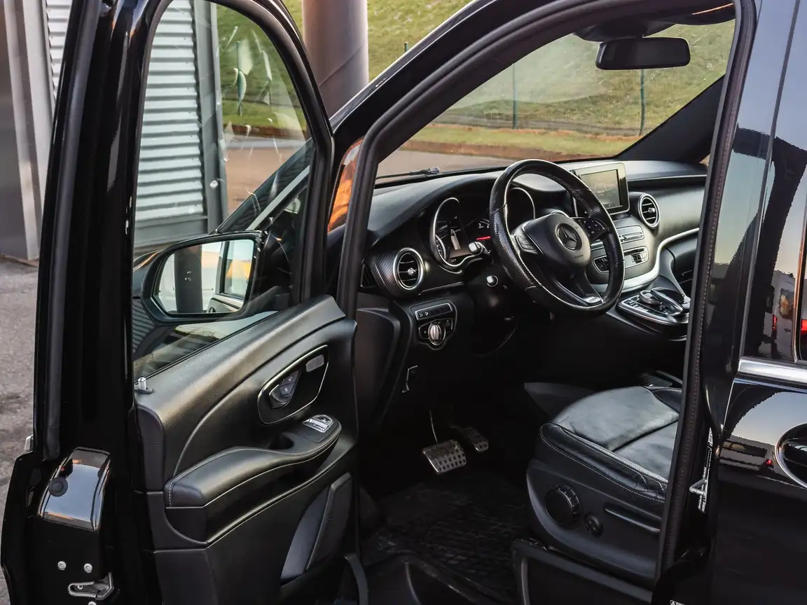 MERCEDES-BENZ V-CLASS