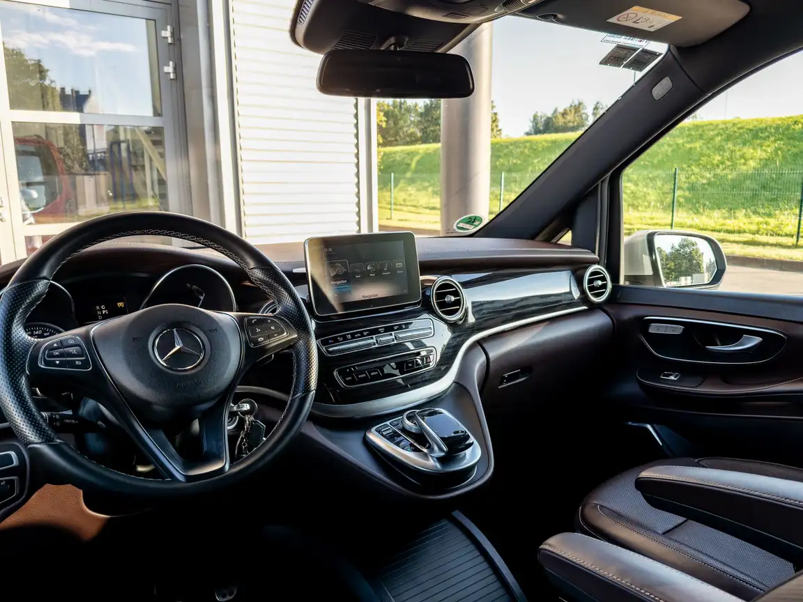 MERCEDES-BENZ V-CLASS