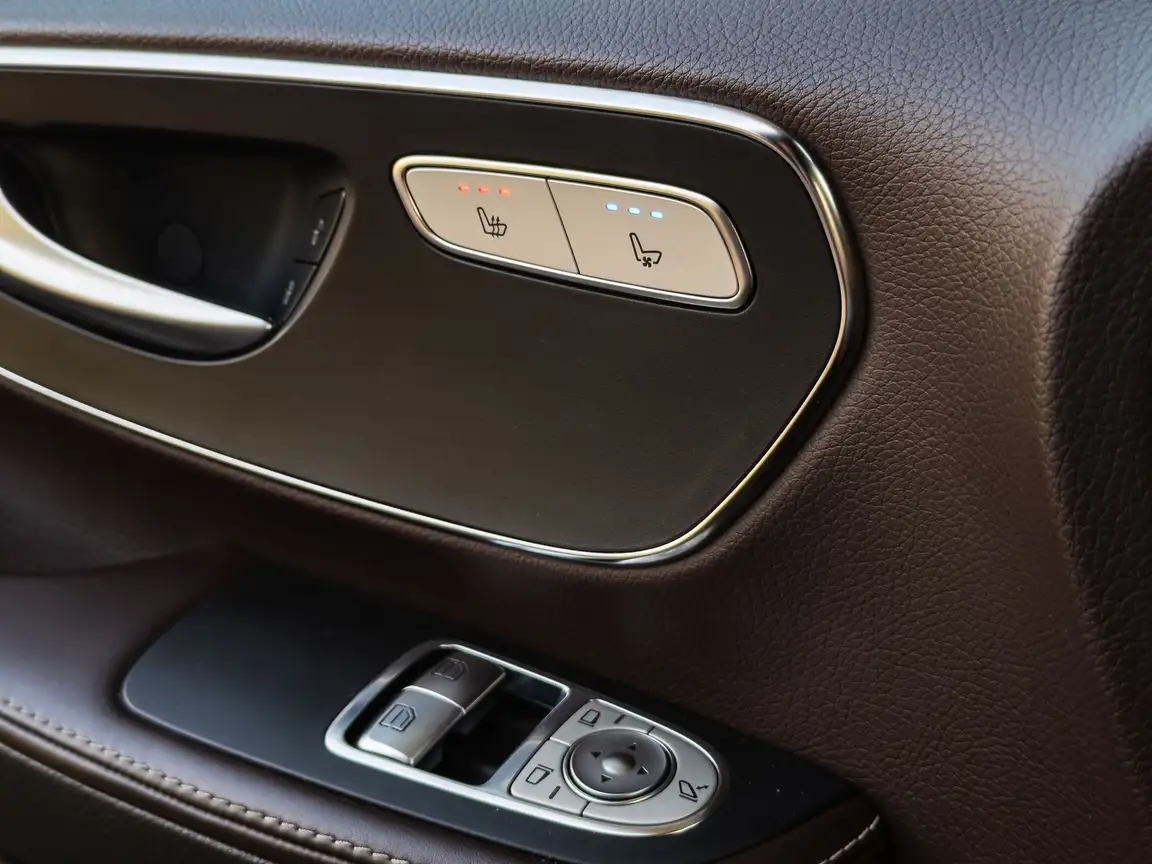 MERCEDES-BENZ V-CLASS