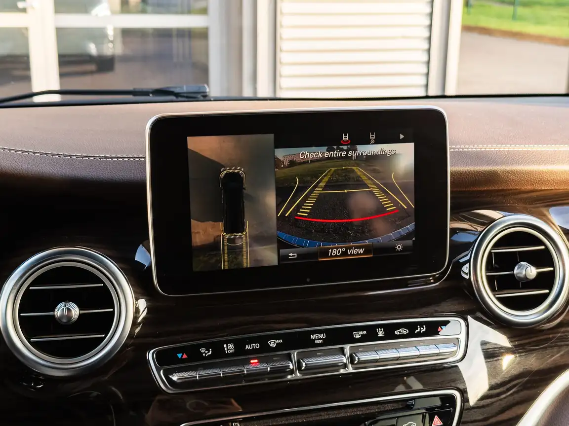 MERCEDES-BENZ V-CLASS