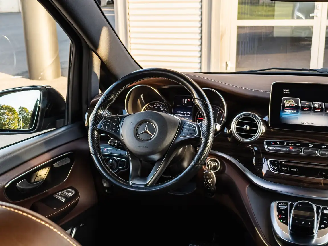 MERCEDES-BENZ V-CLASS