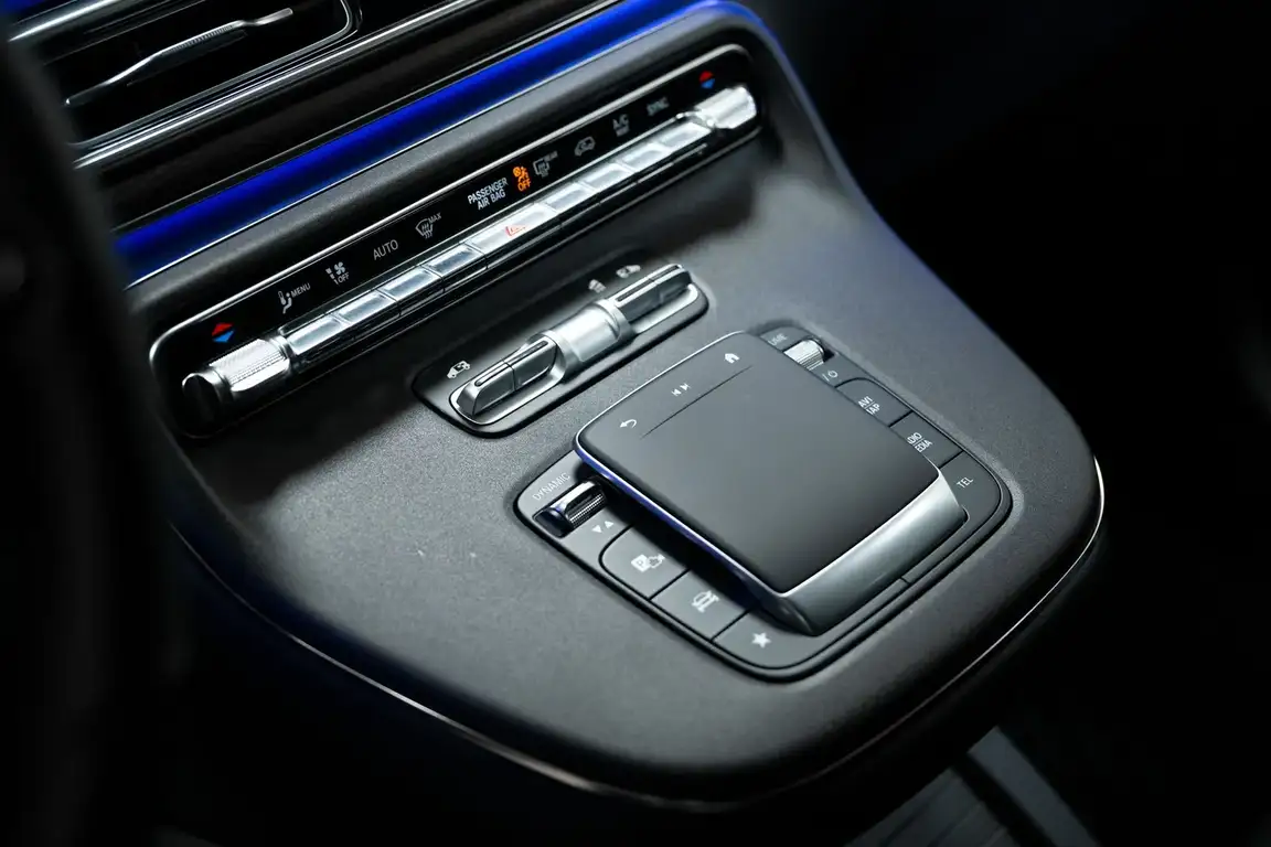 MERCEDES-BENZ V-CLASS