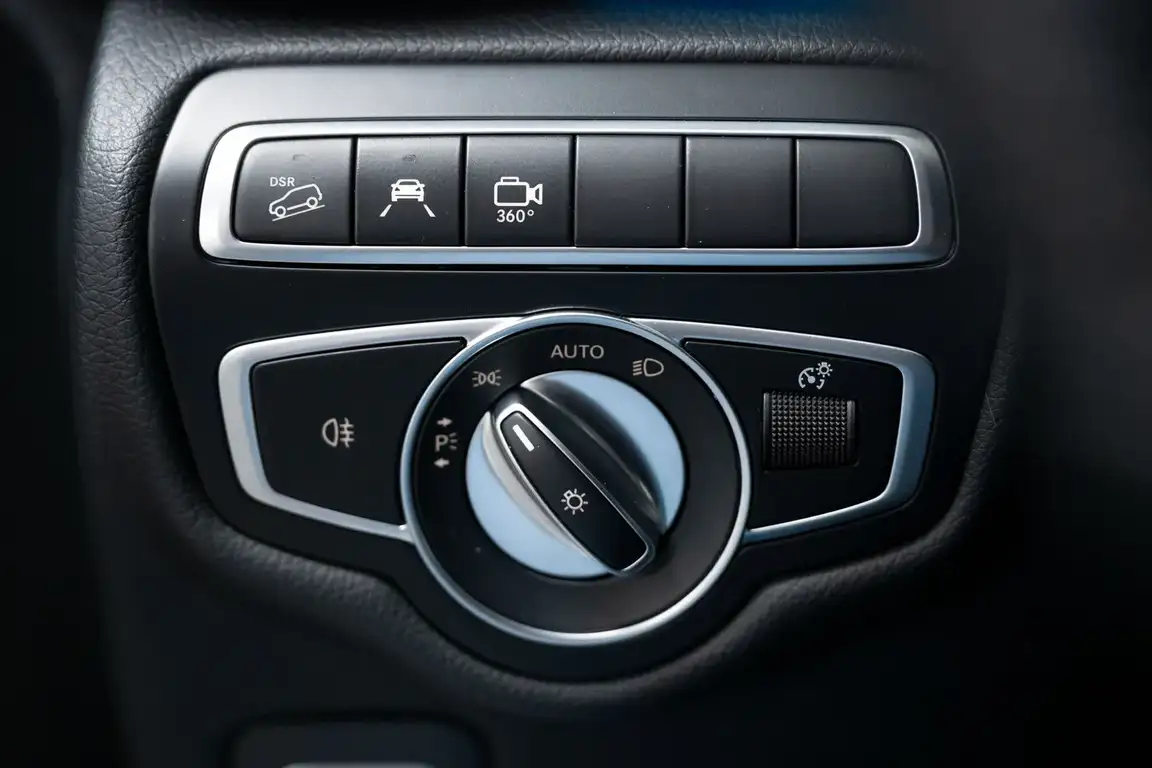 MERCEDES-BENZ V-CLASS