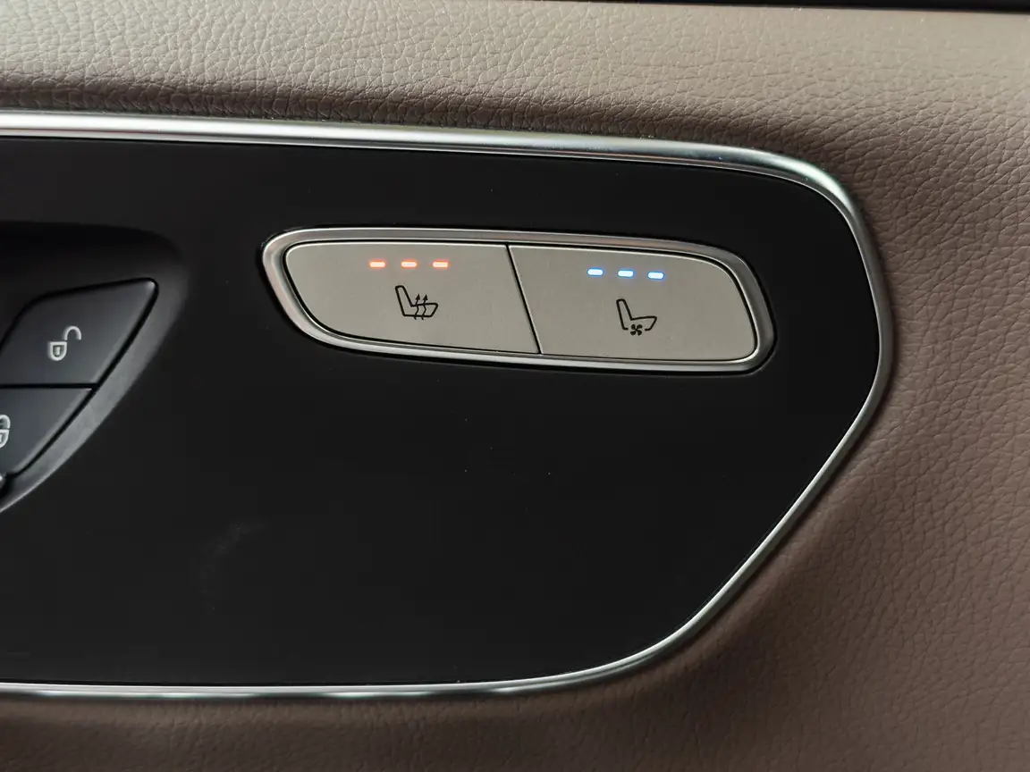 MERCEDES-BENZ V-CLASS