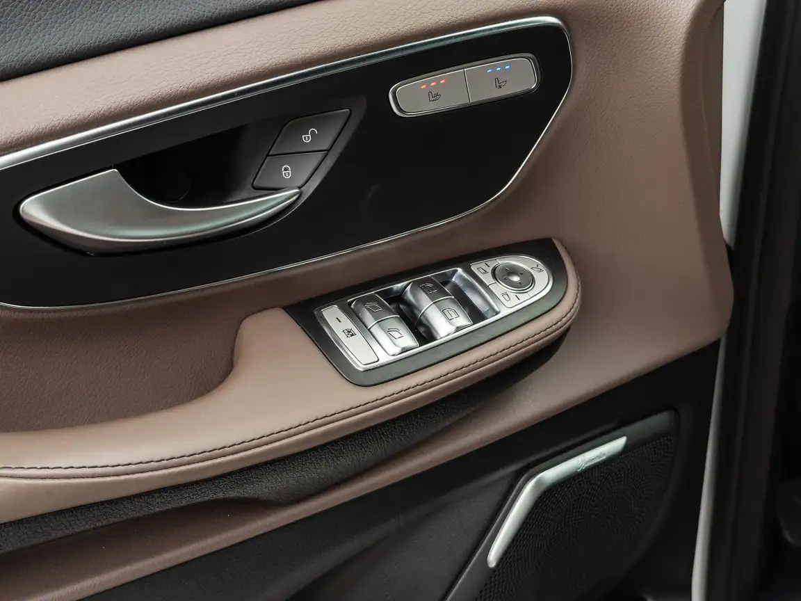 MERCEDES-BENZ V-CLASS