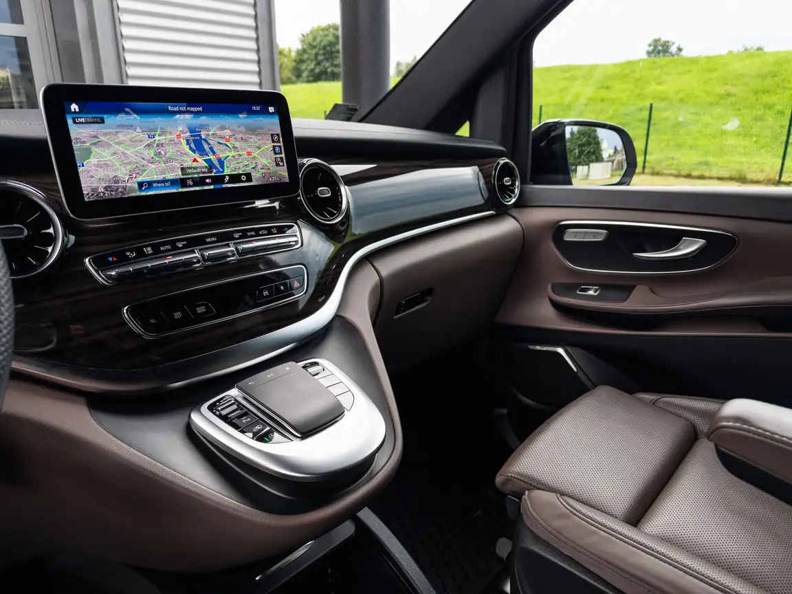 MERCEDES-BENZ V-CLASS