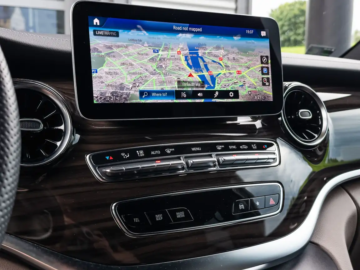 MERCEDES-BENZ V-CLASS