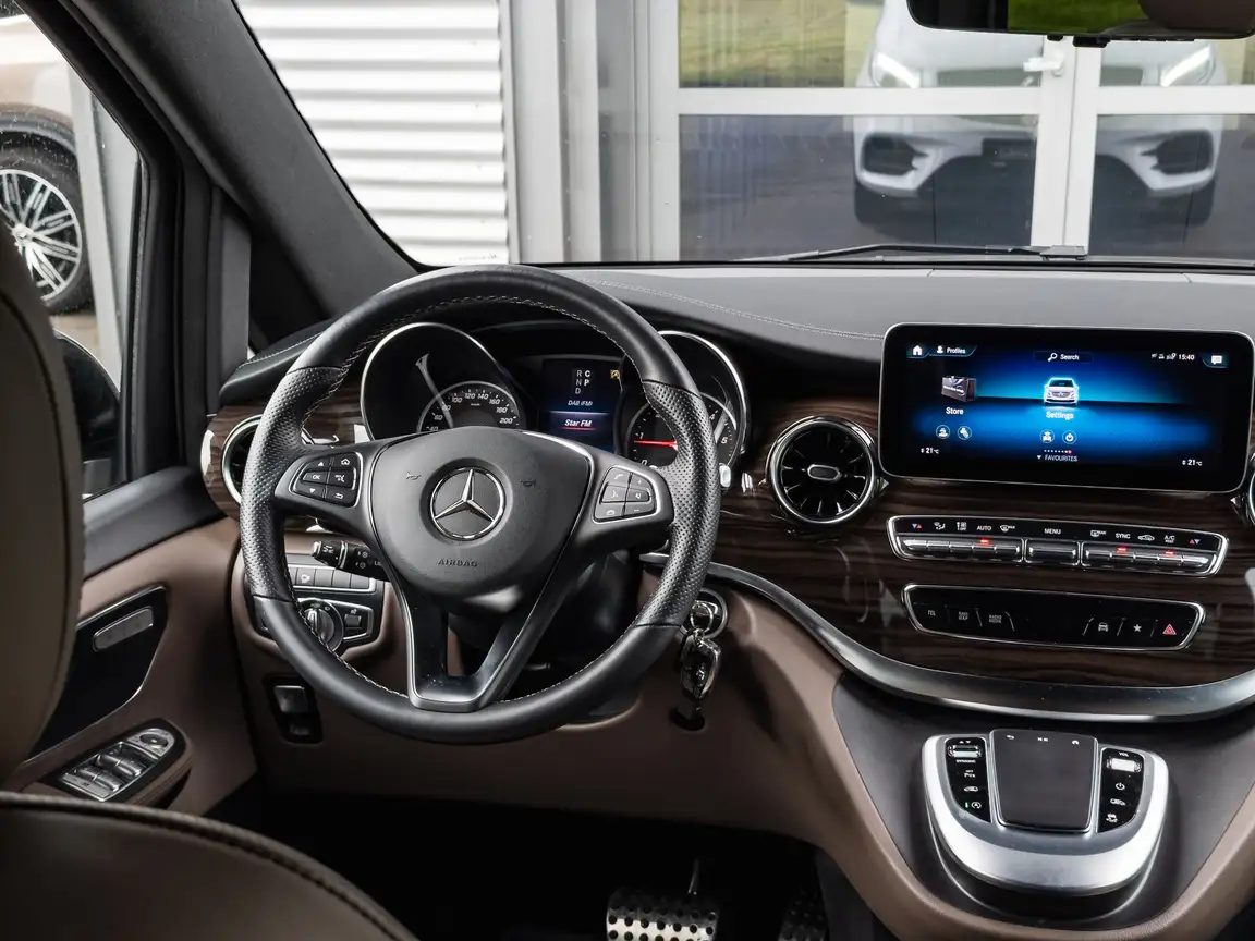 MERCEDES-BENZ V-CLASS