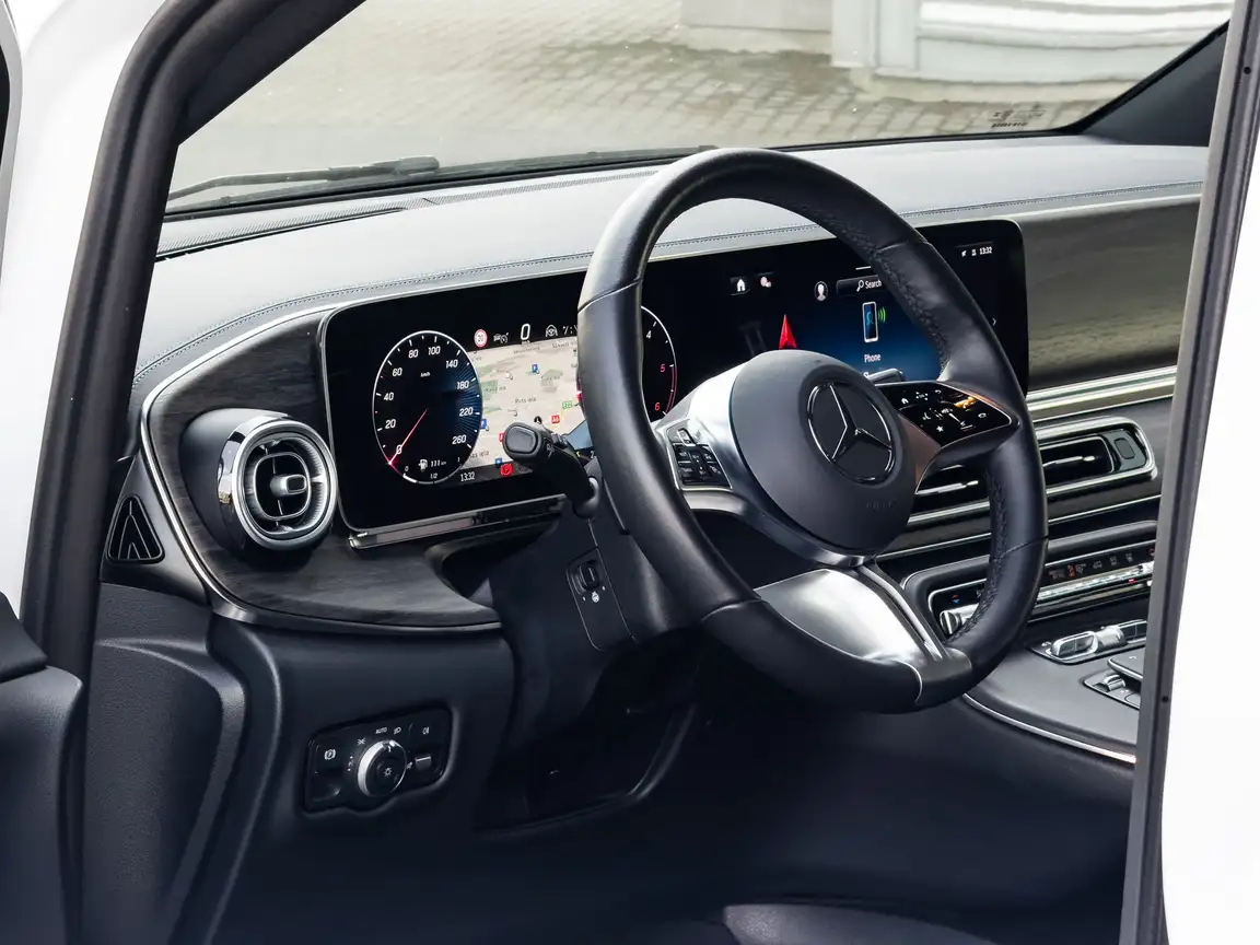 MERCEDES-BENZ V-CLASS