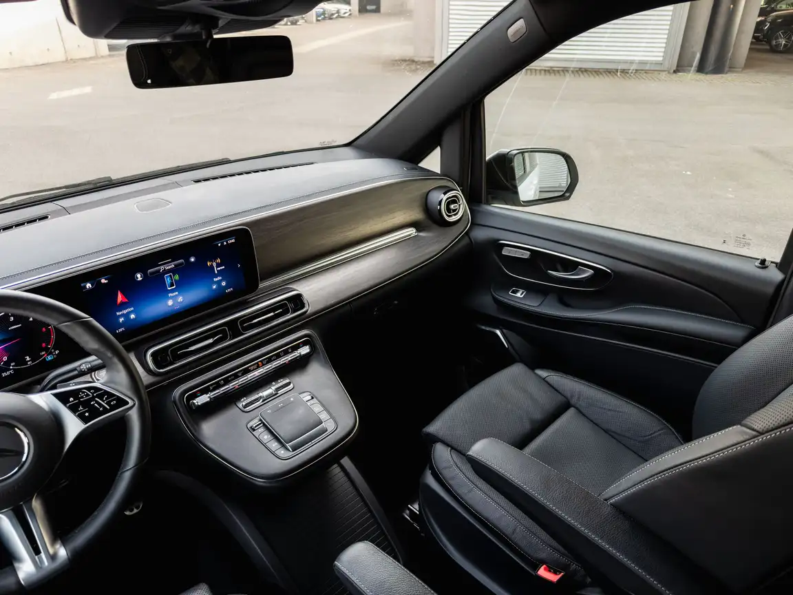 MERCEDES-BENZ V-CLASS