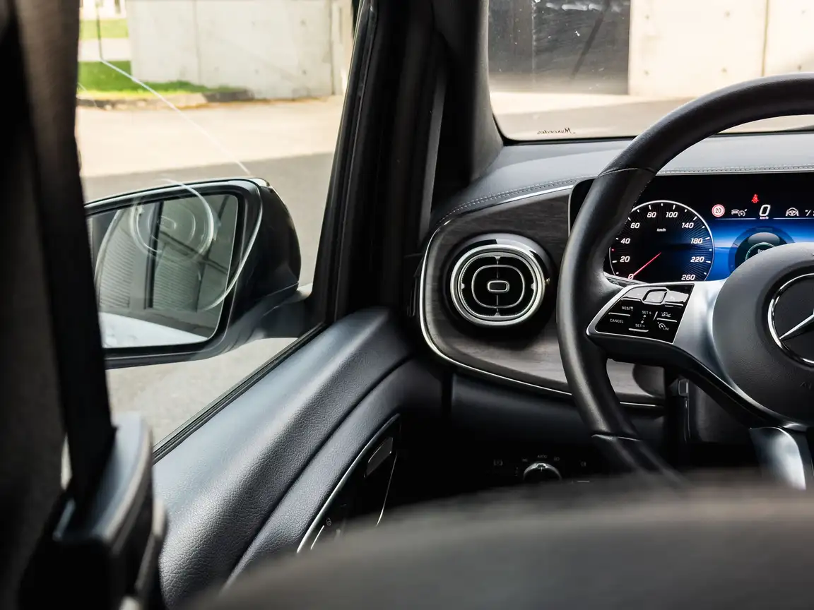 MERCEDES-BENZ V-CLASS