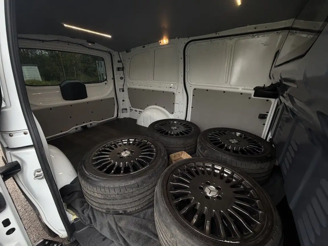 MERCEDES-BENZ VITO