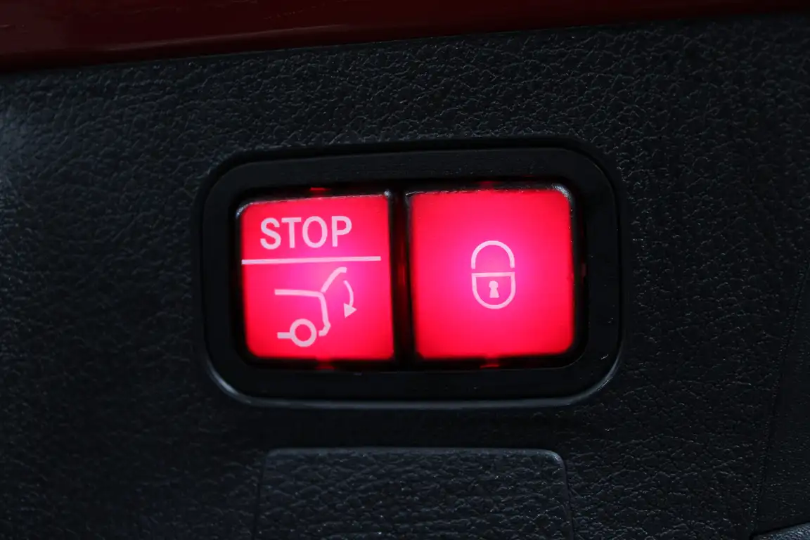 MERCEDES-BENZ CLA KLASS