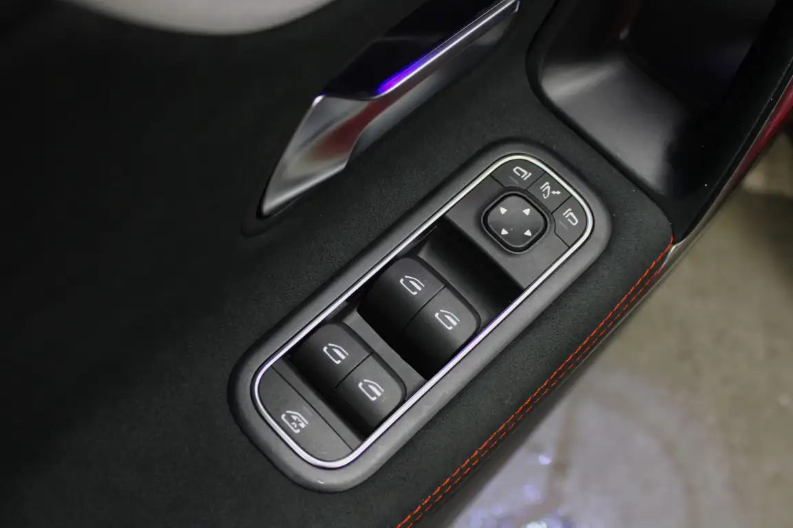 MERCEDES-BENZ CLA KLASS