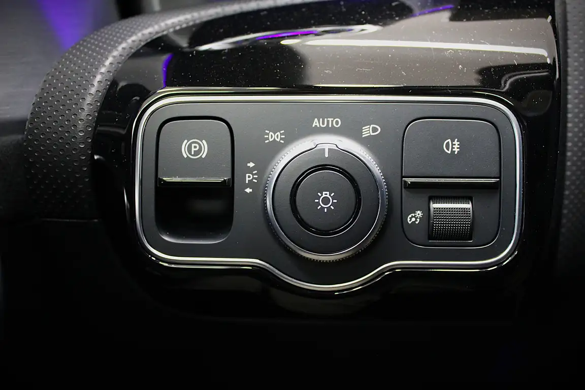 MERCEDES-BENZ CLA KLASS