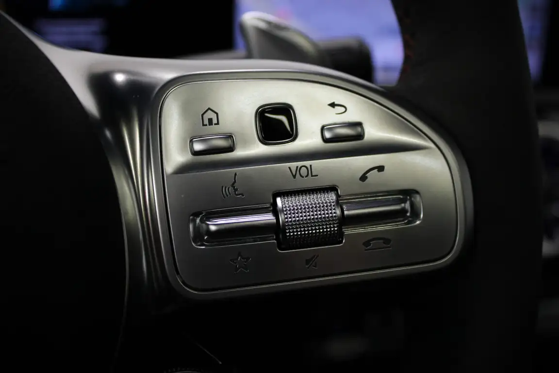 MERCEDES-BENZ CLA KLASS