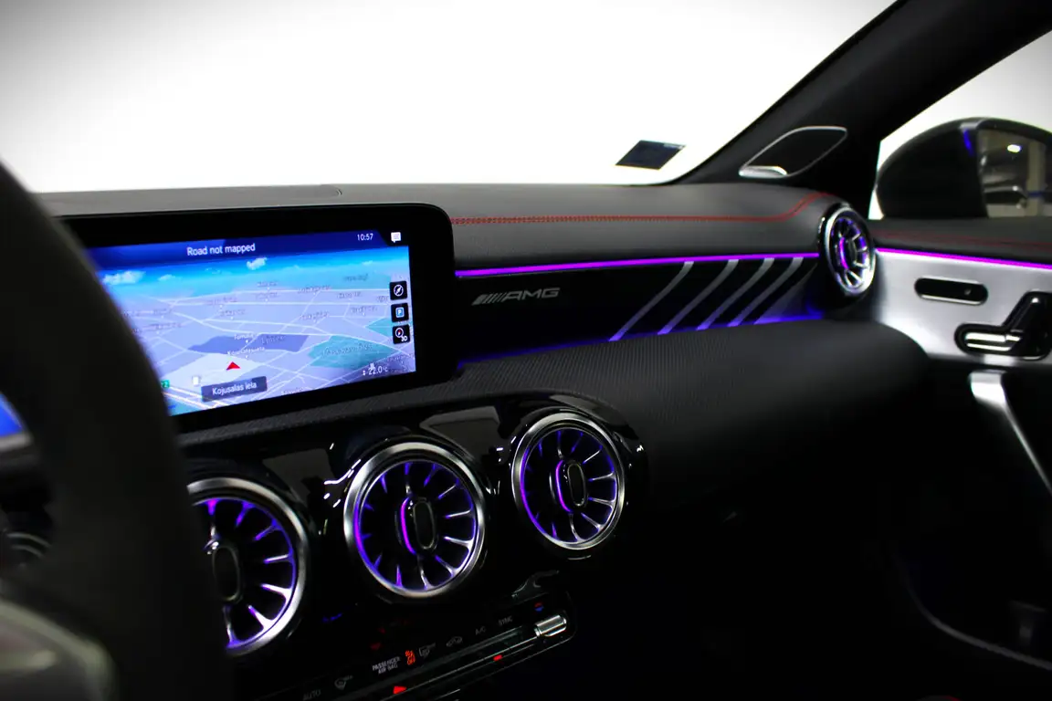 MERCEDES-BENZ CLA KLASS