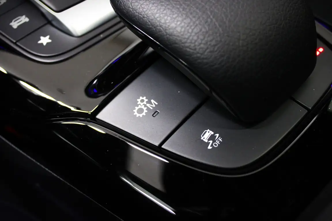 MERCEDES-BENZ CLA KLASS