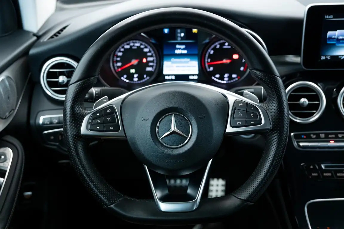 MERCEDES-BENZ GLC