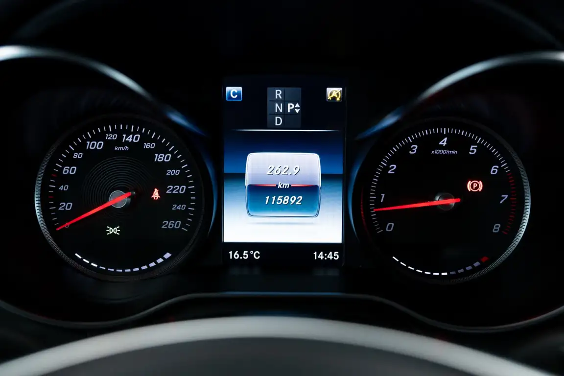 MERCEDES-BENZ GLC