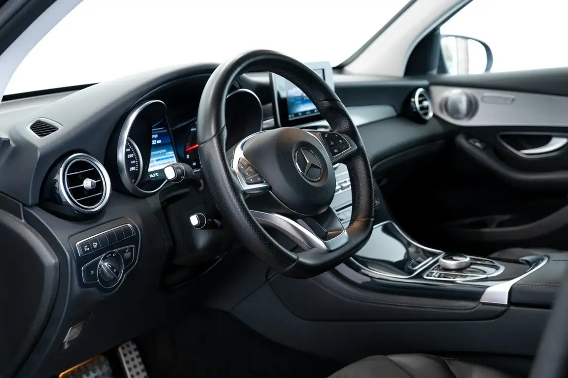 MERCEDES-BENZ GLC