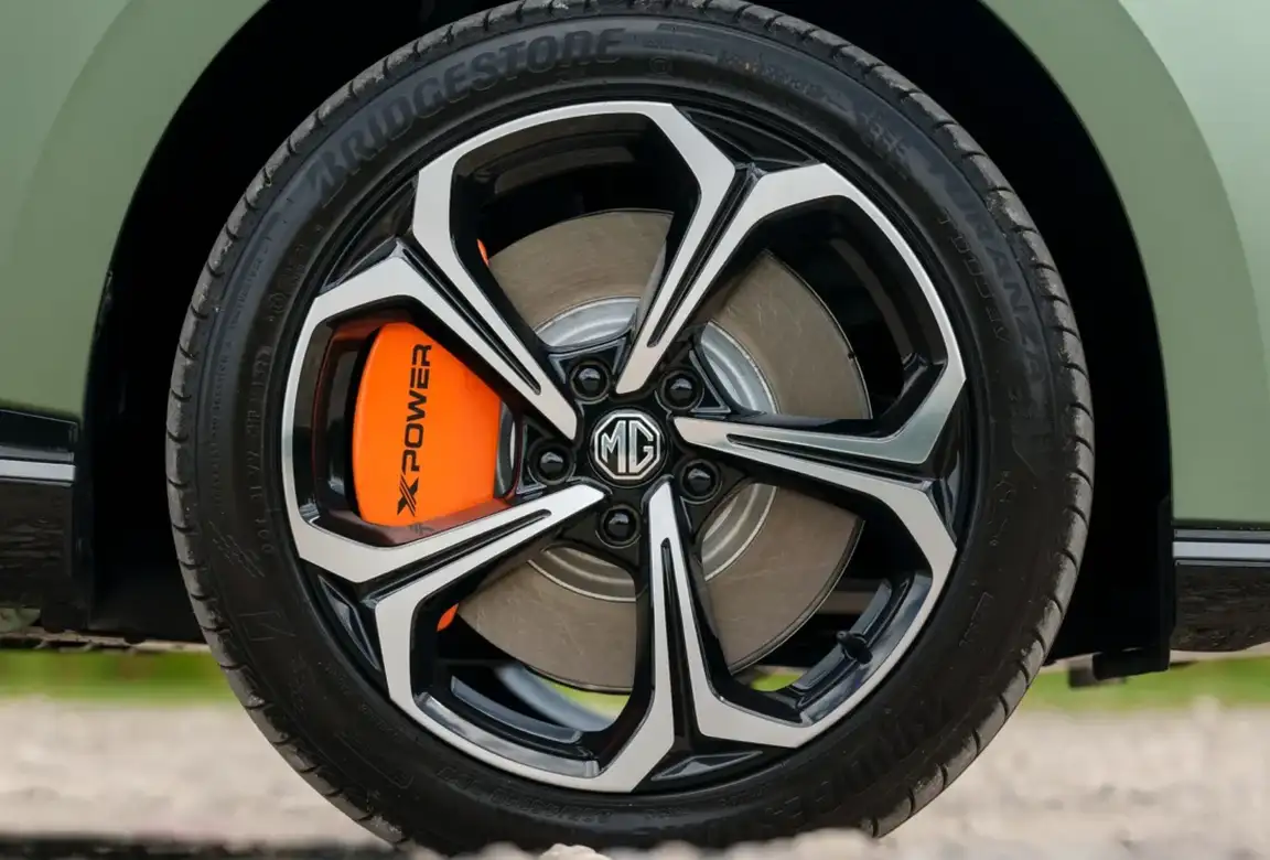 POLESTAR 4