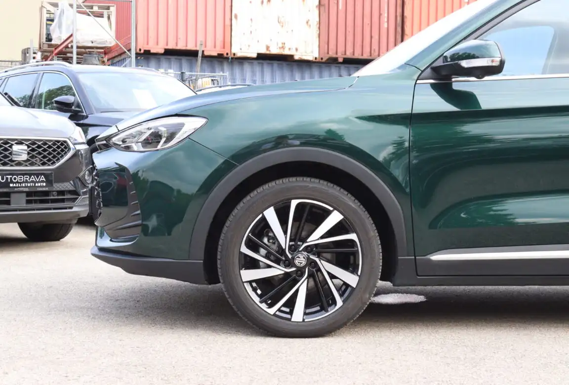 MG ZS
