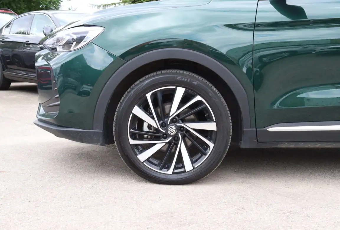 MG ZS
