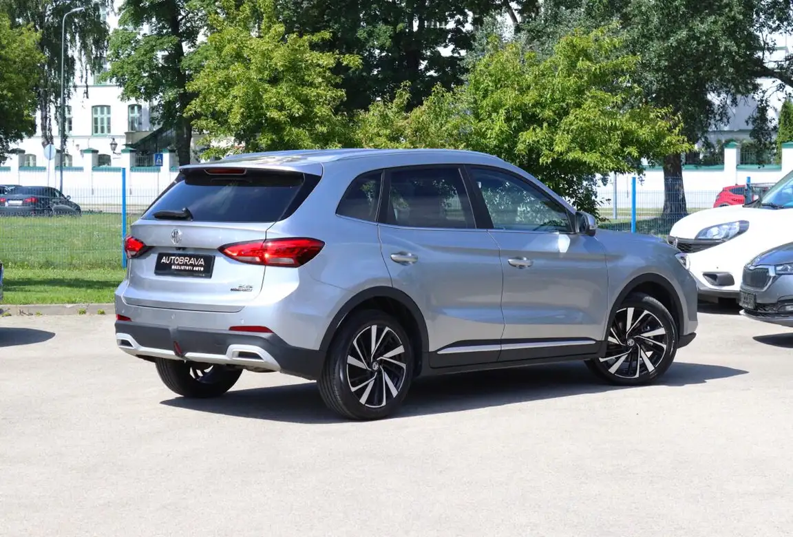 MG ZS