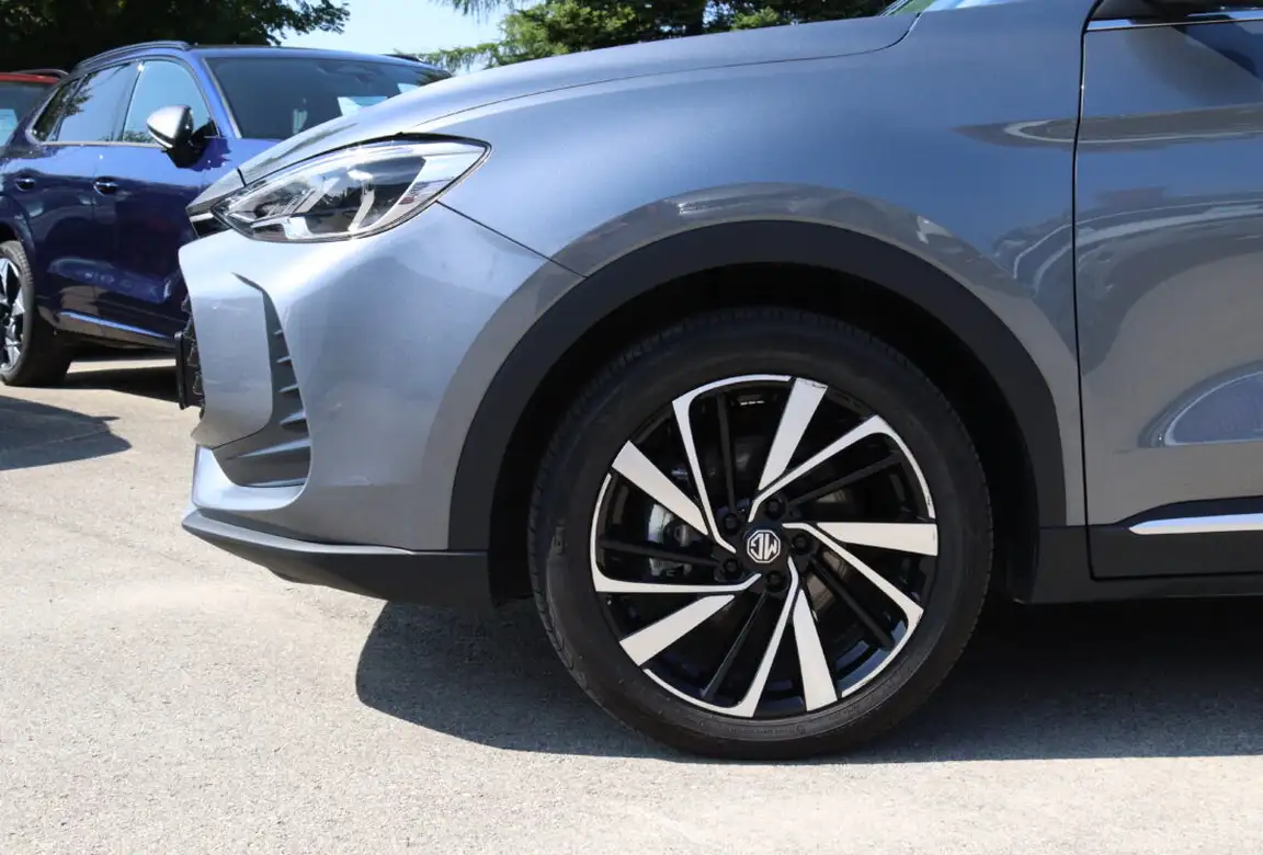MG ZS