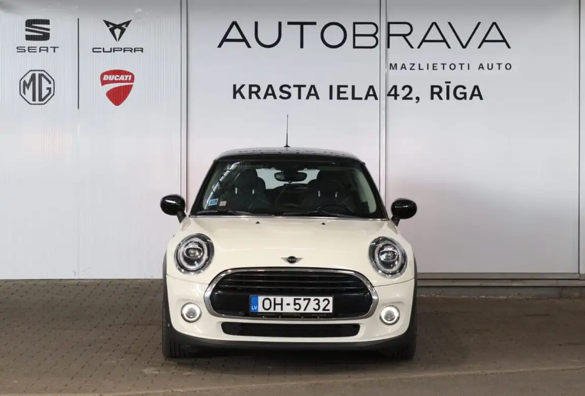 MINI HATCH
