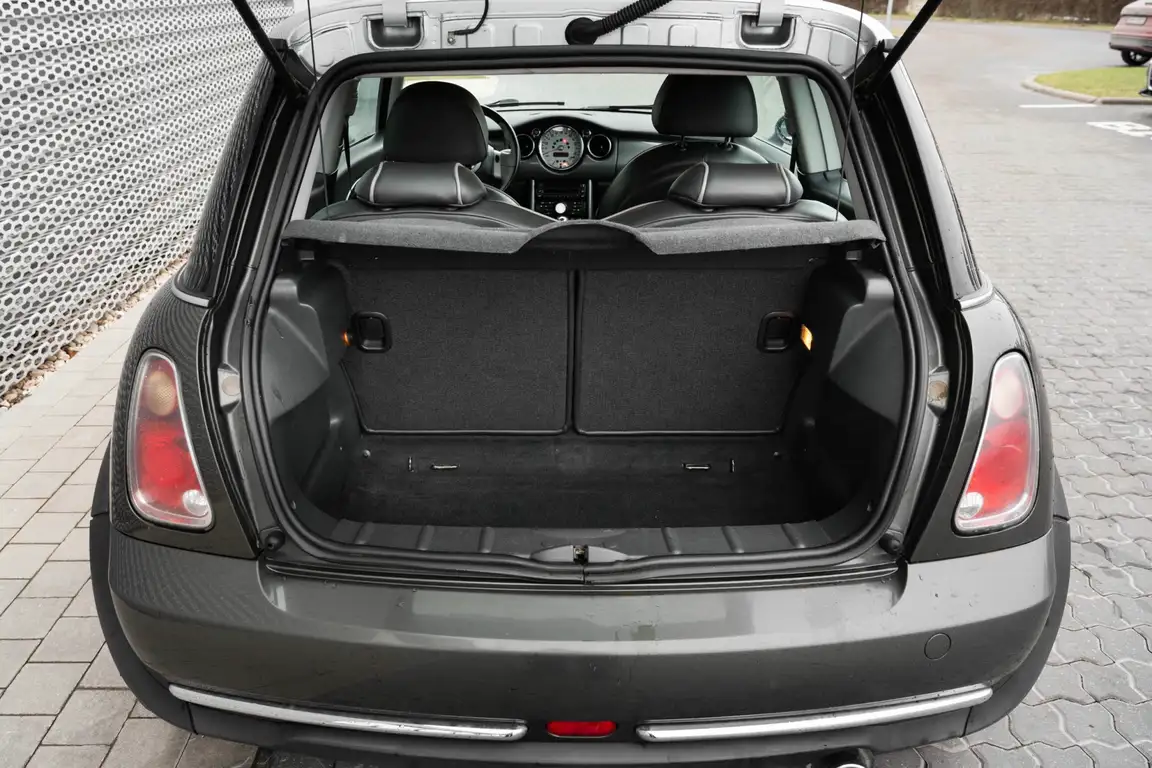 MINI HATCH