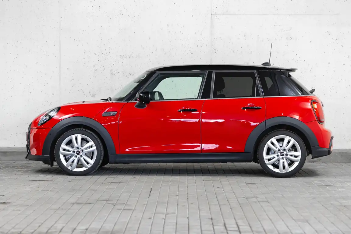 MINI HATCH