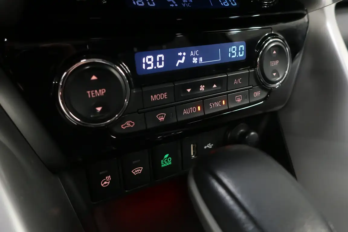 MITSUBISHI ECLIPSE CROSS