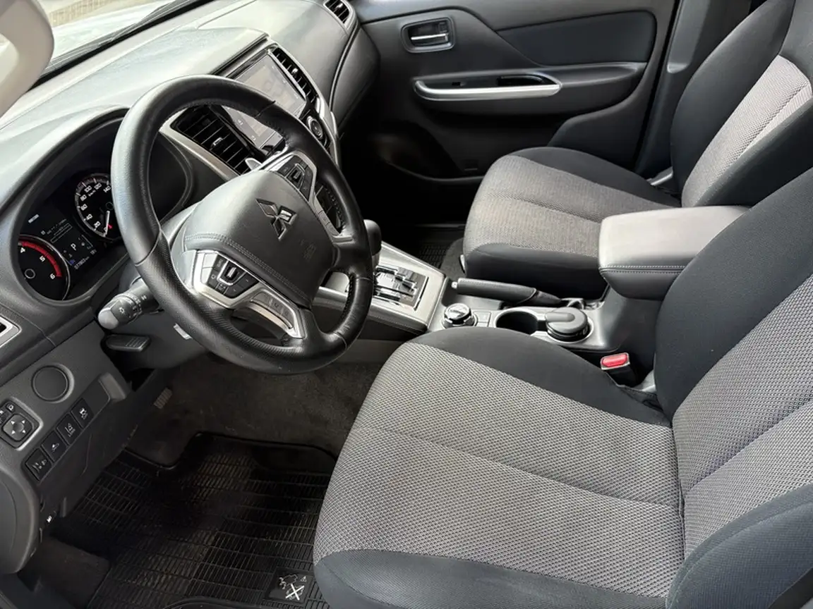 MITSUBISHI L 200