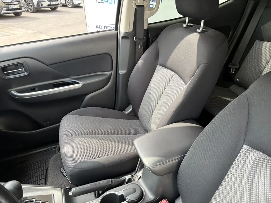 MITSUBISHI L 200