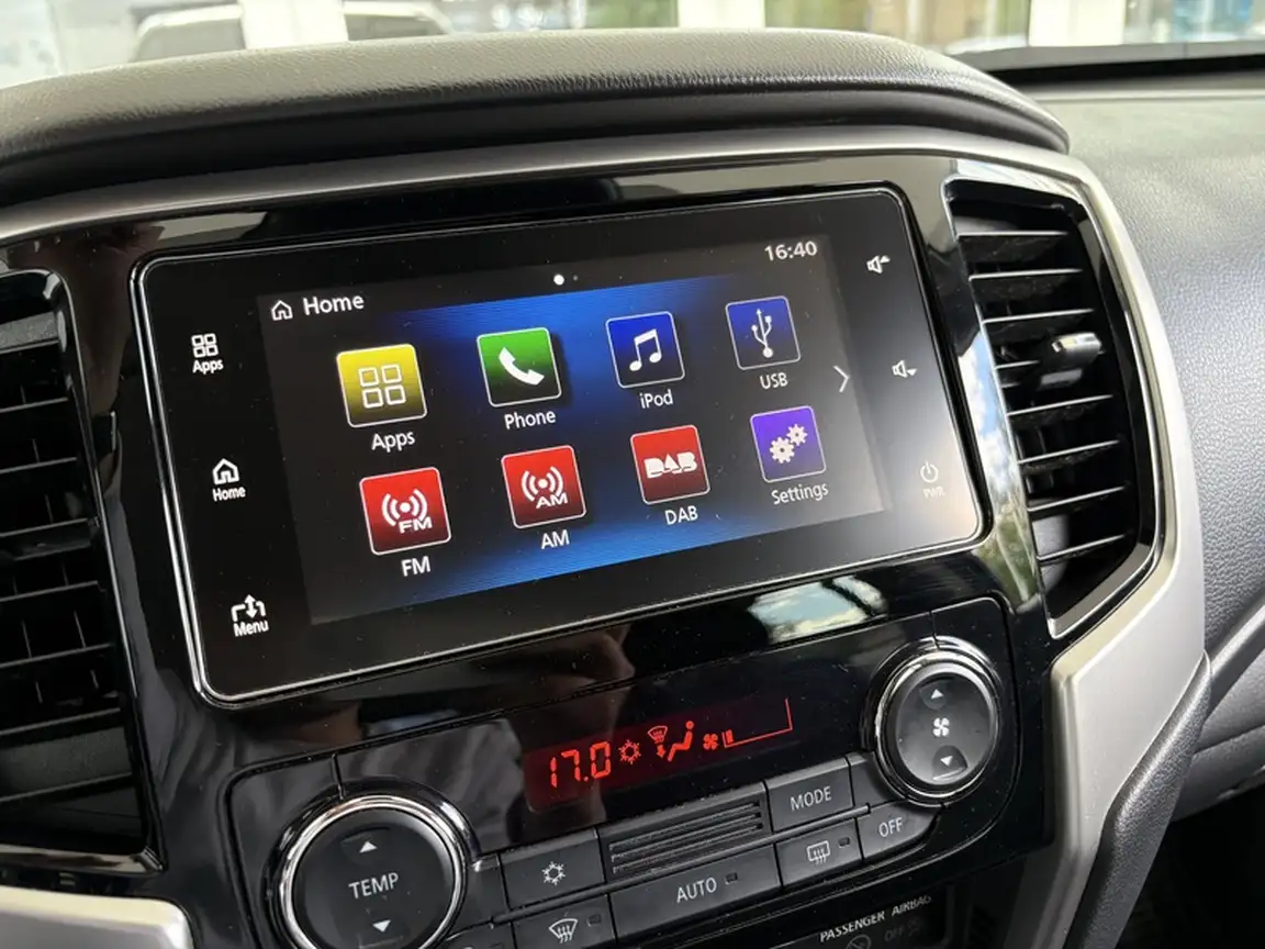 MITSUBISHI L 200