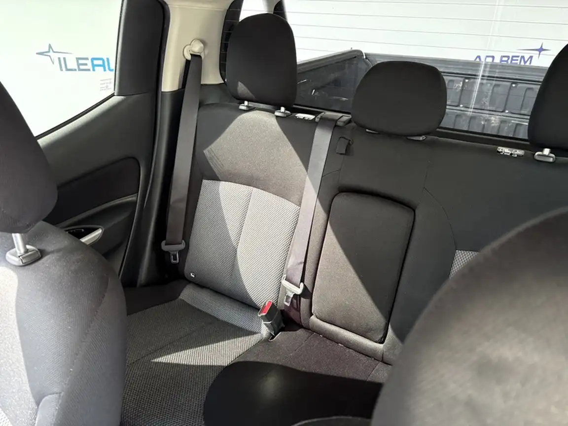 MITSUBISHI L 200