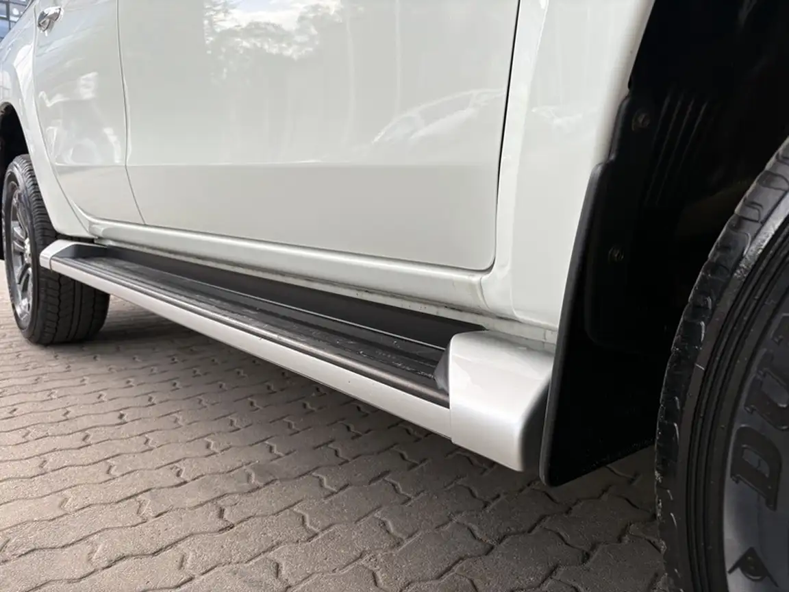 MITSUBISHI L 200