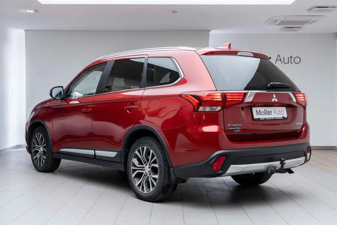 MITSUBISHI OUTLANDER