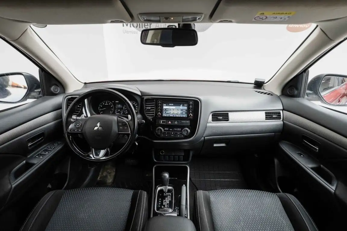 MITSUBISHI OUTLANDER
