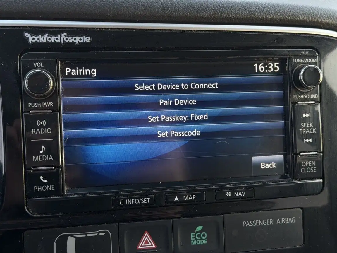 MITSUBISHI OUTLANDER